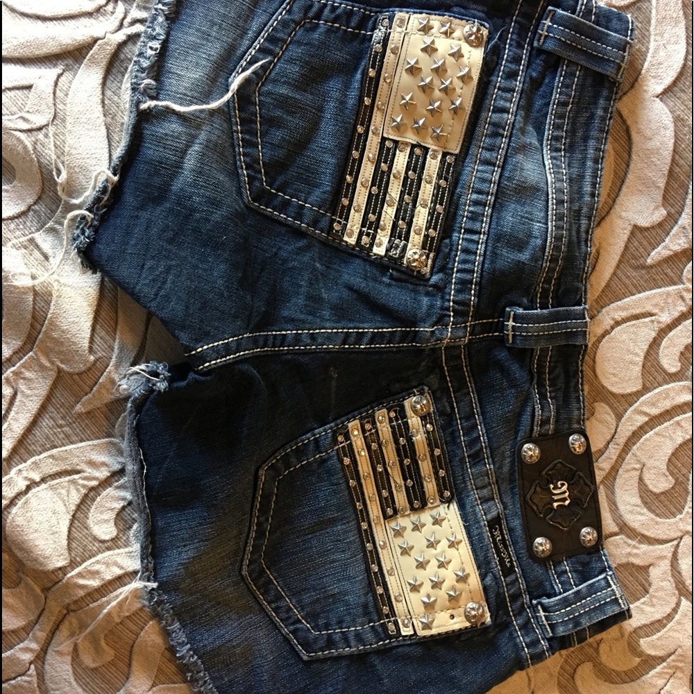 Miss Me shorts size 31